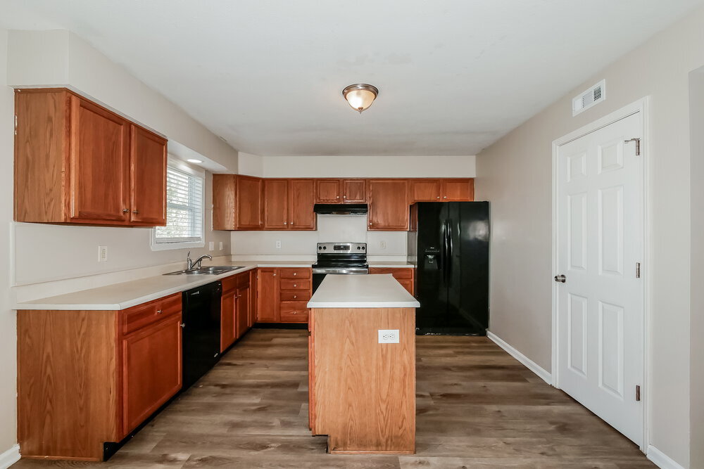 Building Photo - 8538 Baypointe Dr