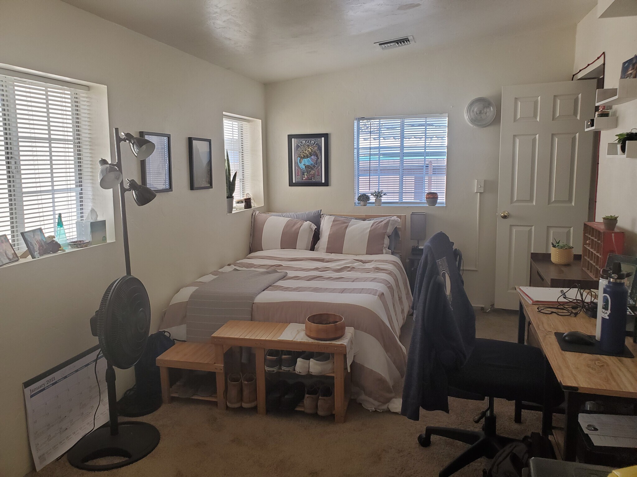 Building Photo - 1727 E 9th St