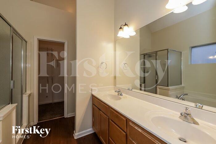 Building Photo - 7923 Bay Meadow Cir S