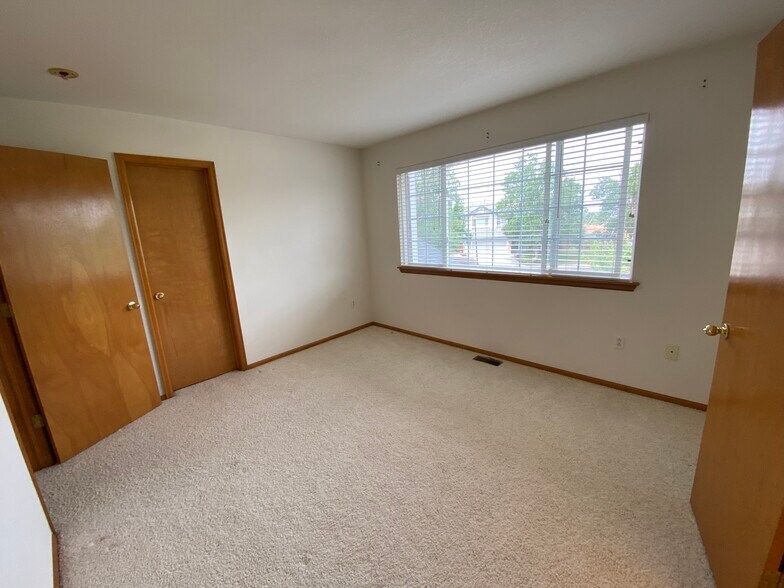 Building Photo - 4794 S Cathay Ct