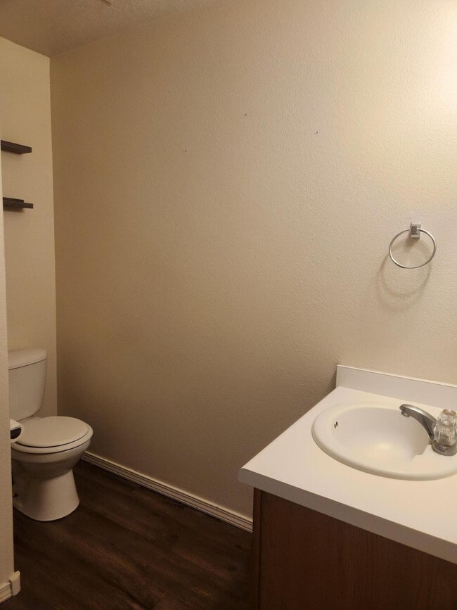 Building Photo - 5833 Sandoval Dr NE