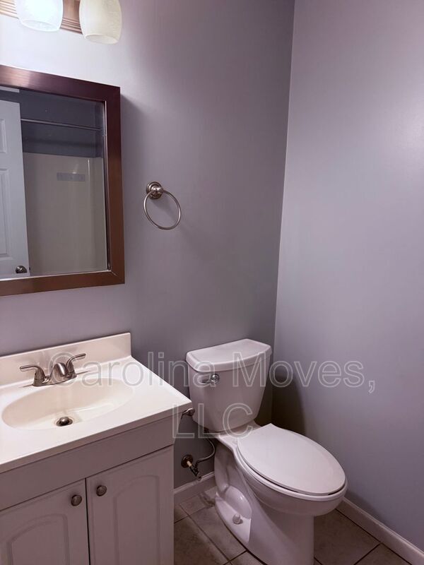 Building Photo - 600 Uneeda Ct
