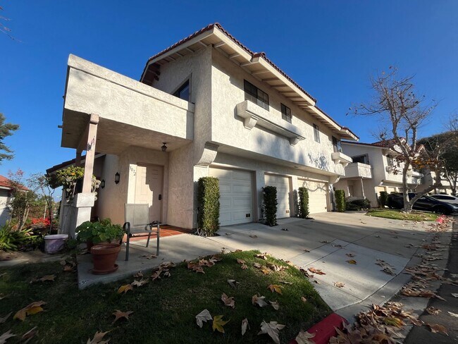 Building Photo - 3070 Corte Trabuco