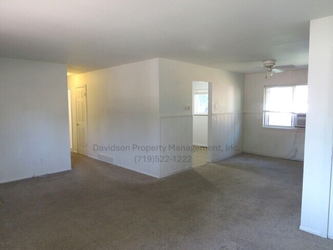Building Photo - Charming 5 Bedroom House in Central Colora...