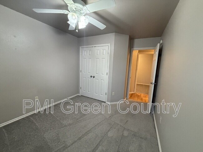 Building Photo - 3525 E Aurora St