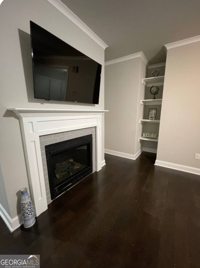 Building Photo - 2668 Memorial Dr SE