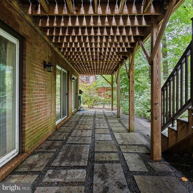 Building Photo - 3704 Oak Hill Way