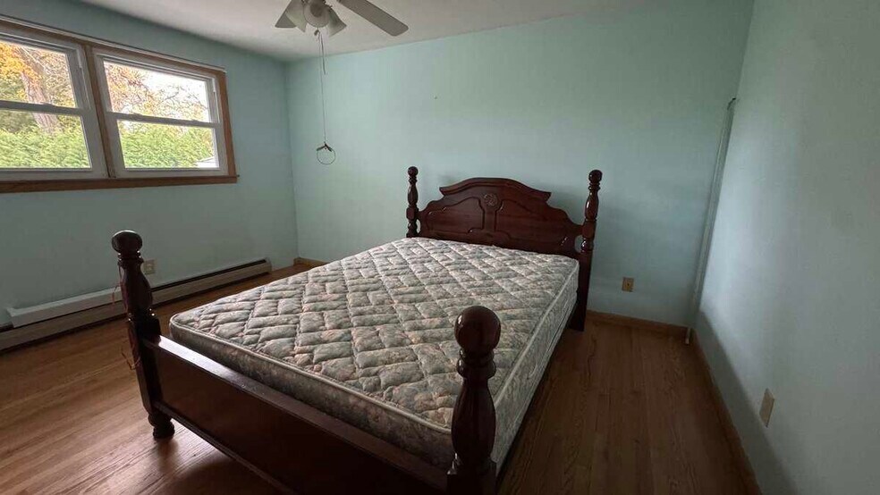 Building Photo - 2 Lawndale St