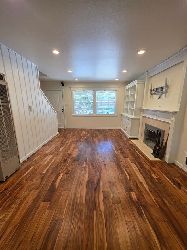 Building Photo - Endearing 4/2 Top of the Line Remodel in Concord's Canterbury Neighborhood