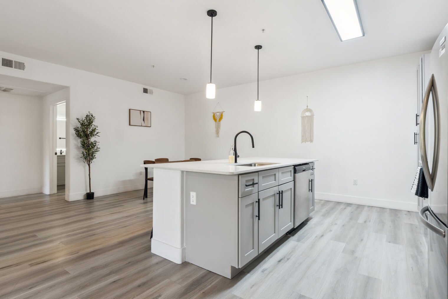 Building Photo - 6610 N 93rd Ave