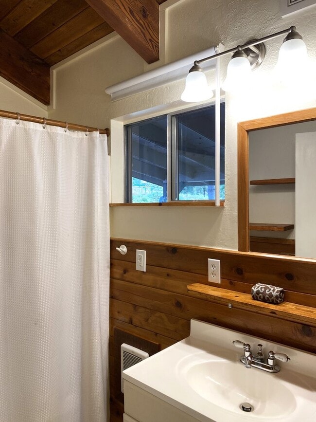 Building Photo - Serene Simplicity - Northwest Style