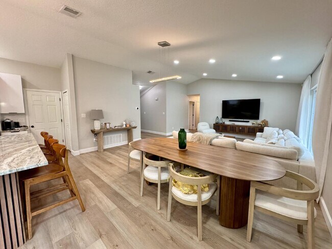 Building Photo - Stylish 3-Bedroom Home with Solar Panels, Modern Upgrades & Pet-Friendly