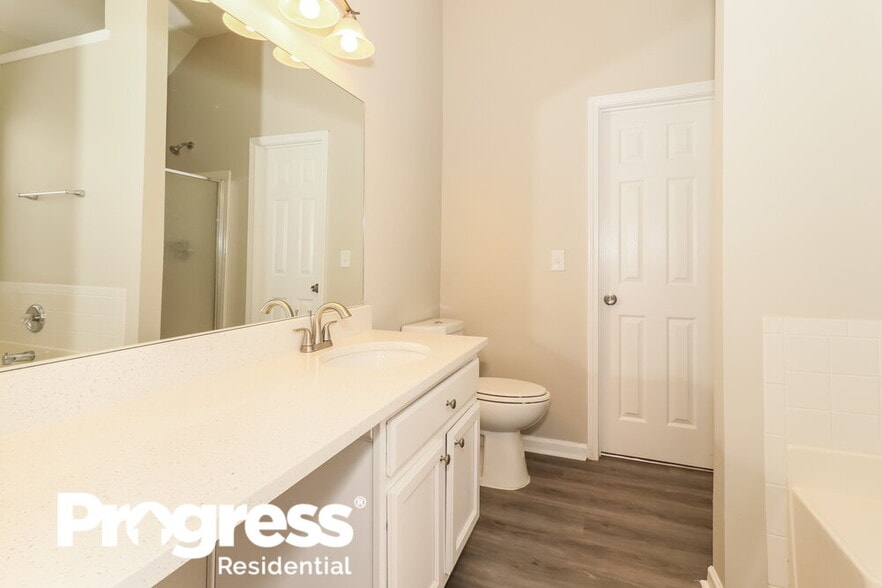 Building Photo - 3328 Metro Way SW