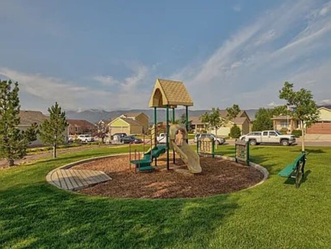 Building Photo - 15692 Paiute Cir