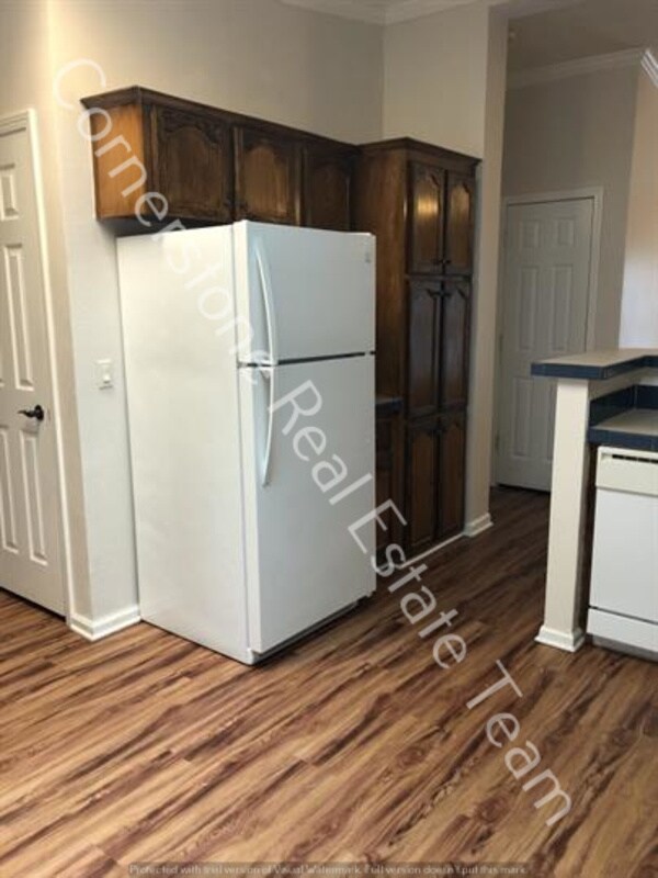 Building Photo - 1335 Market St