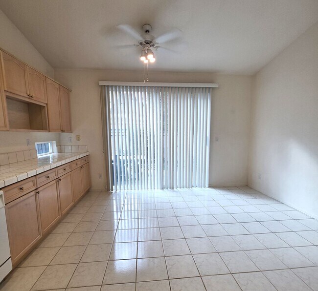 Building Photo - Clayton Single Story 3bd/2ba - Bright open living w/new flooring
