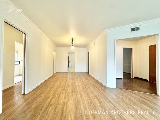 Building Photo - 6707 Blucher Ave