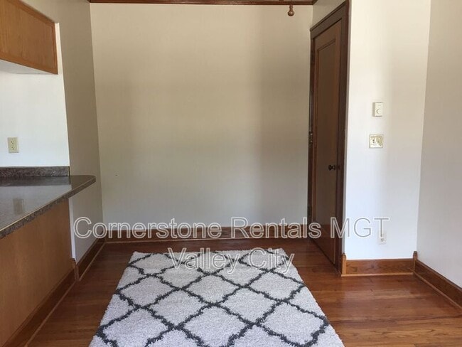 Building Photo - 253 College St SE