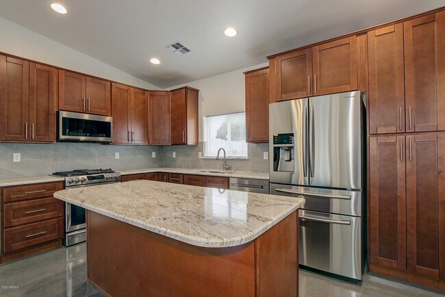 Building Photo - 4515 N 44th St