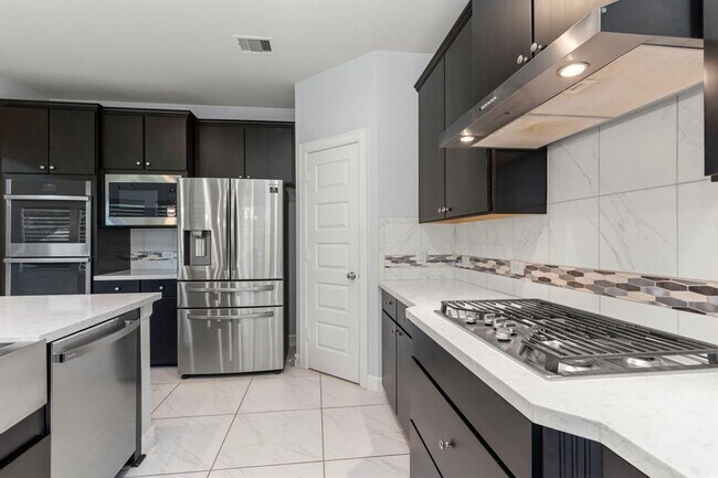 Building Photo - 3010 Tranquility Lake Estates Blvd