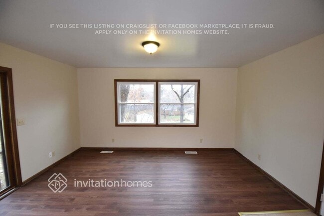 Building Photo - 482 Eldridge Ave W