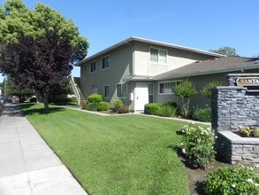 Building Photo - 2216 Peach Ave