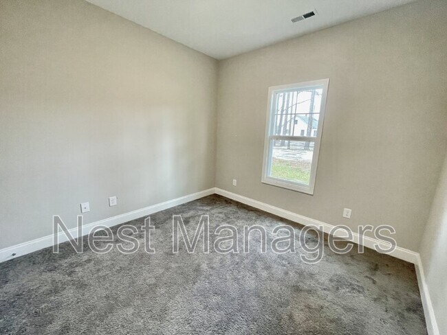 Building Photo - 5177 Maxwell Rd