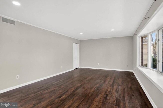 Building Photo - 927 Juliet Ln