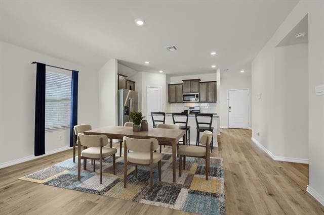 Building Photo - 804 Honey Maple St