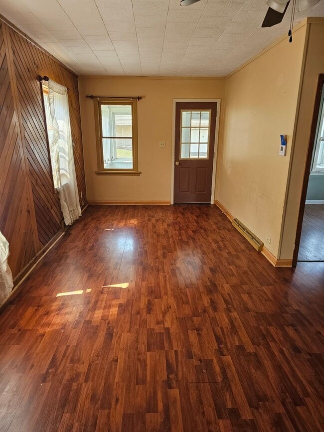 Building Photo - 2 Bed 1 Bath Single Family Home in Wisconsin Rapids