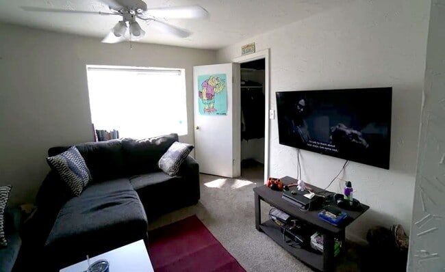 Building Photo - El Paso St (519 S)