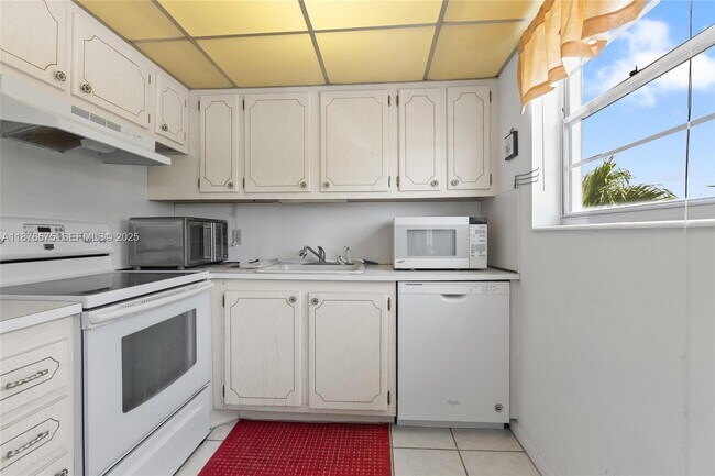 Building Photo - 431 Markham S