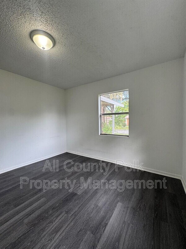 Building Photo - 1135 Fairview Ave