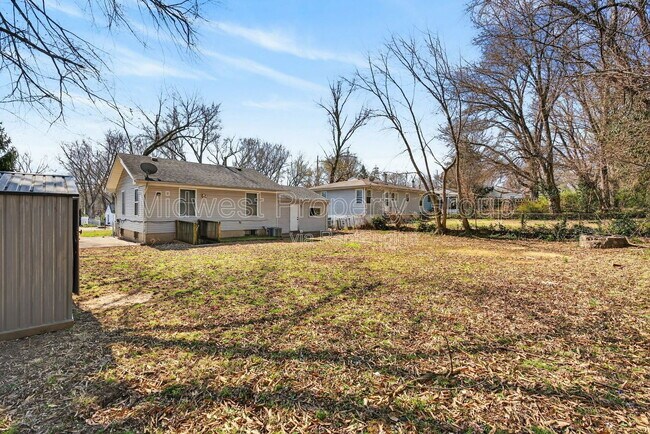 Building Photo - 153 Bascom Dr