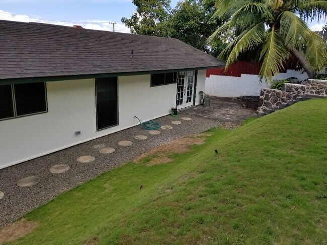 Building Photo - NEWLY RENOVATED -2 Bed, 2 Bath, 2 Parking Duplex in Aiea- UTILITIES INCLUDED!!