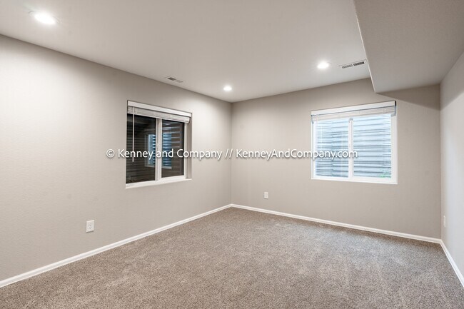 Building Photo - 1672 Smoke Ridge Dr