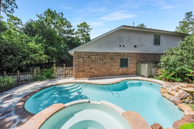 Building Photo - 7 Ebony Oaks Pl