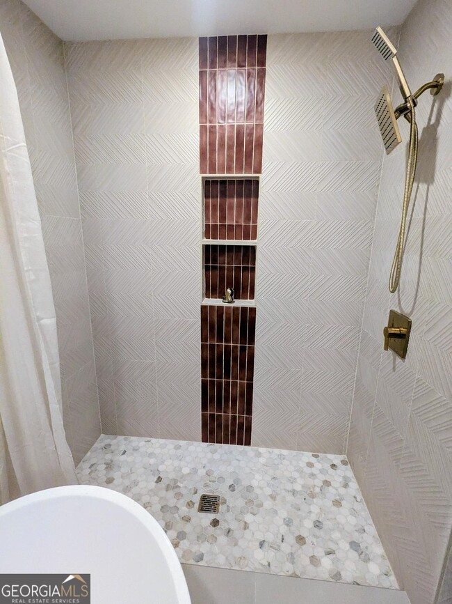 Building Photo - 161 Hancock Rd