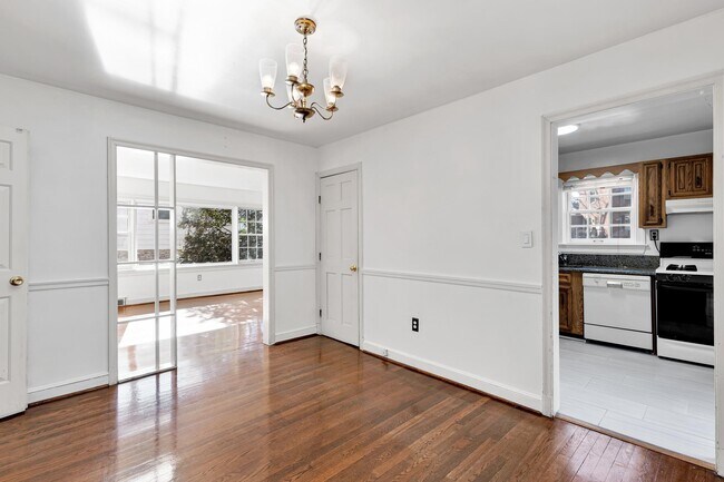 Building Photo - 1529 N Kenilworth St