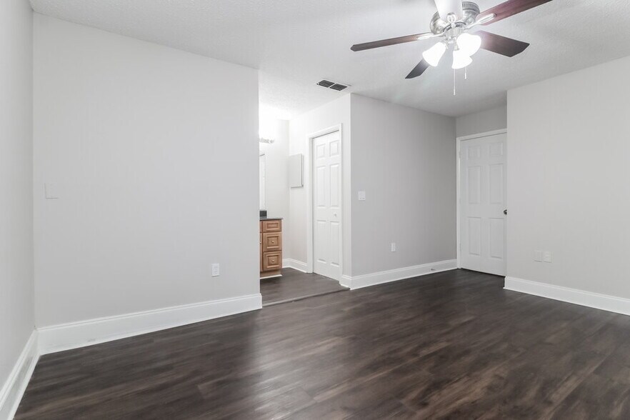 Building Photo - 978 Windsong Cir