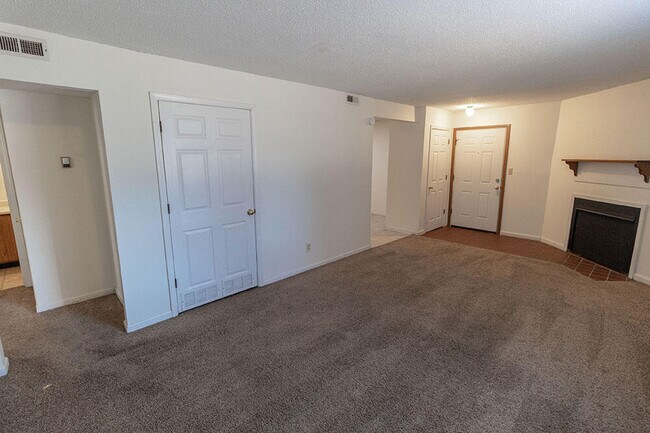Building Photo - 280 Apple Tree Ct