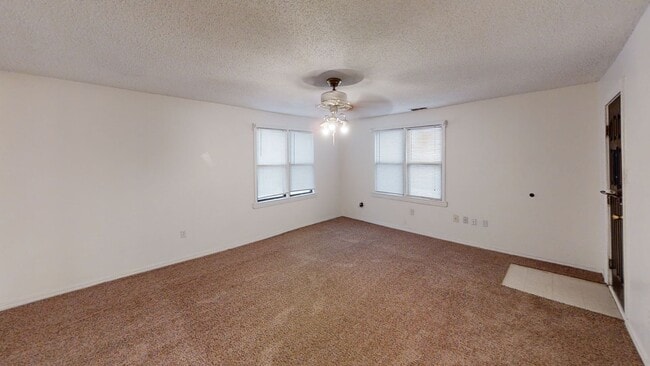 Building Photo - W15THSTDUPLEX