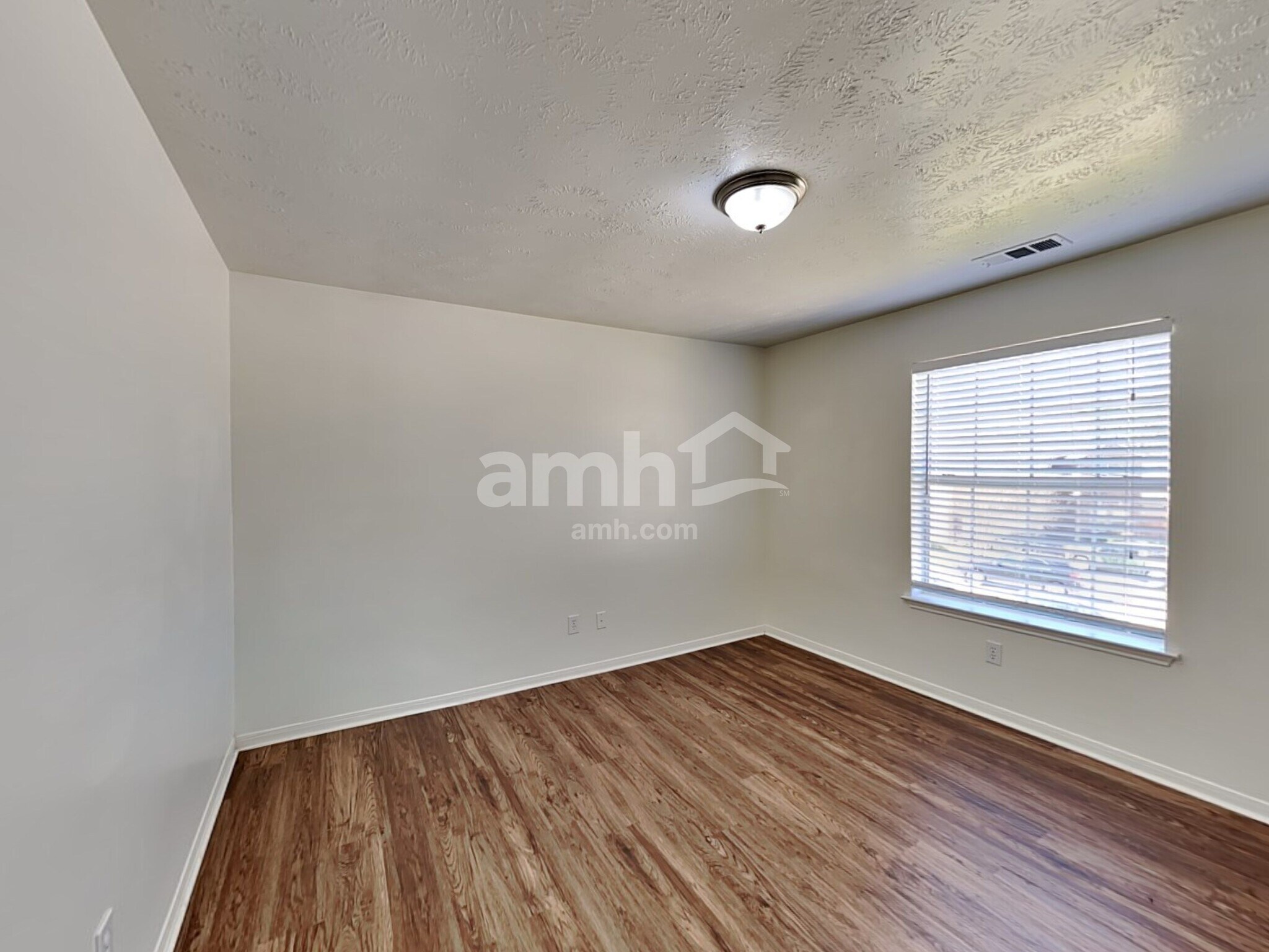 Building Photo - 502 Hearthstone Ct