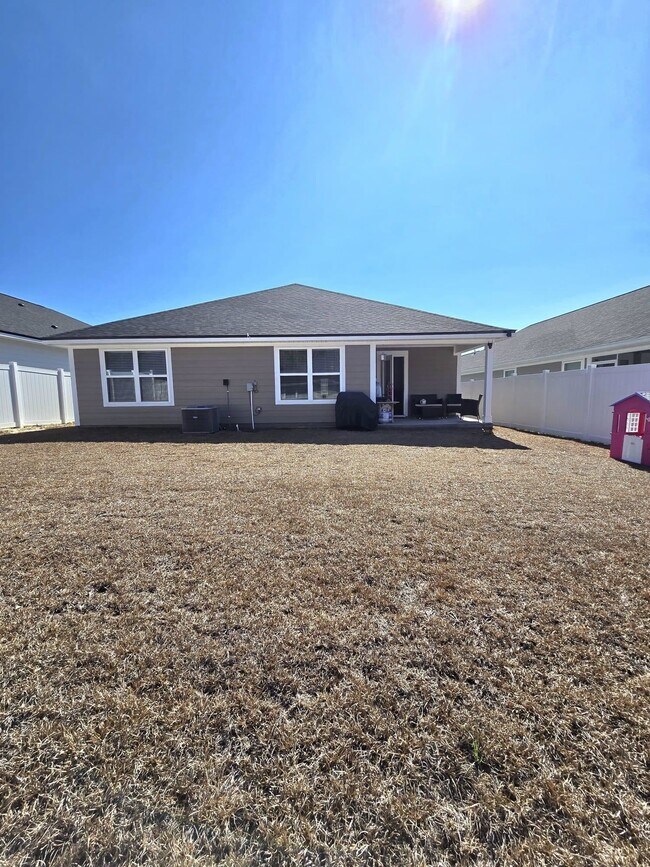 Building Photo - 1964 Catbird Trl