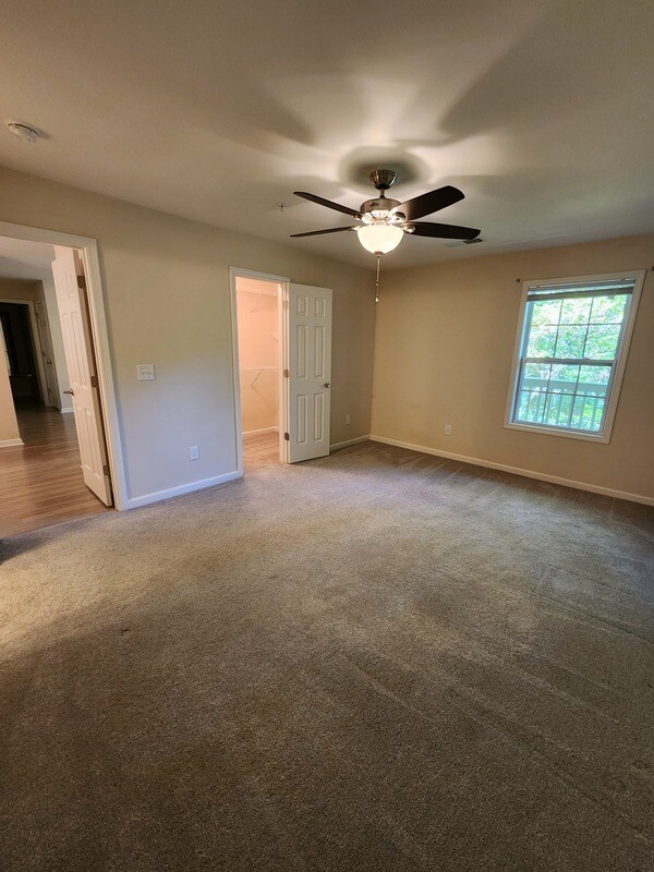 Building Photo - 807 Country Park Dr