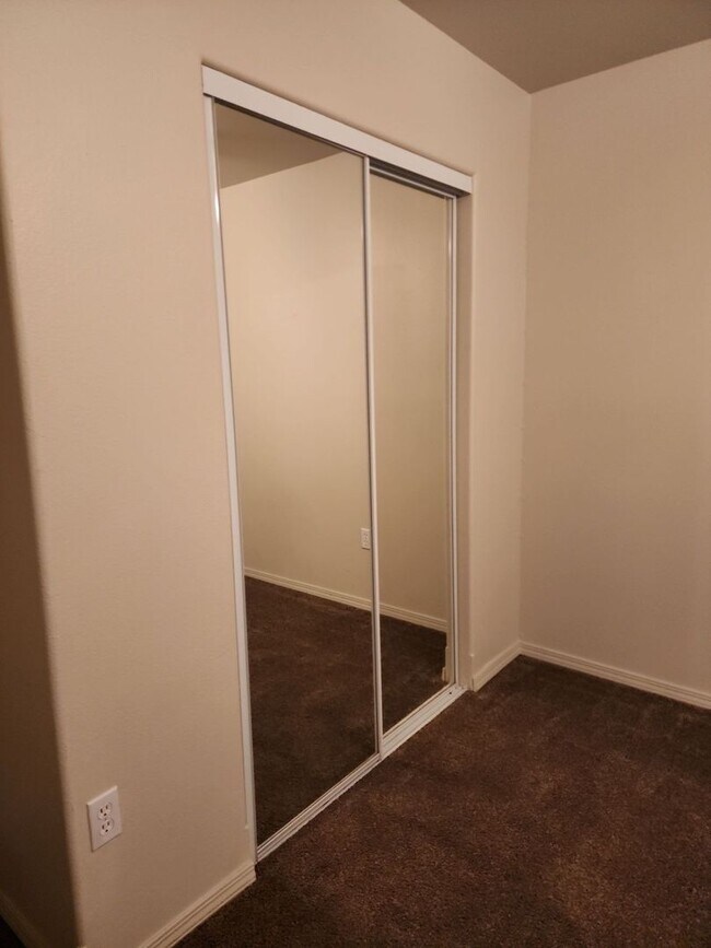 Building Photo - 3 bed 2 bath w/ garage in Ephrata