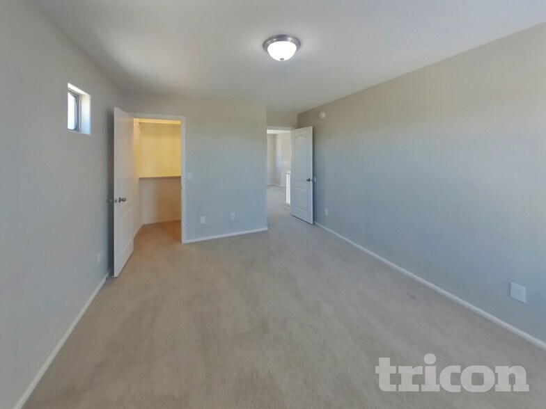 Building Photo - 30010 N Sedona Pl