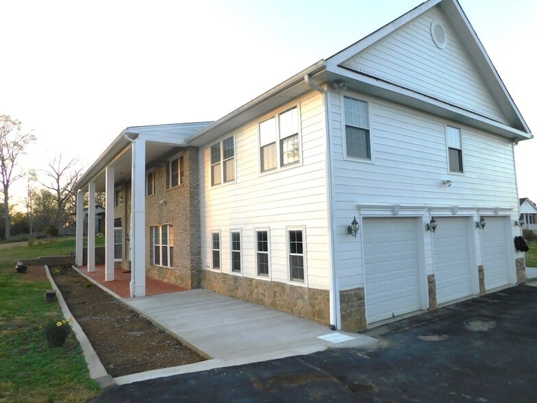 Front Patio and Porch! - 10828 Miller Rd