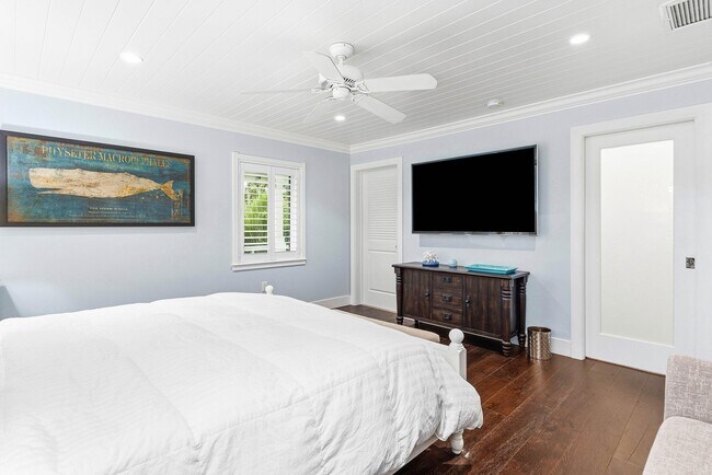 Building Photo - 3421 S Ocean Blvd