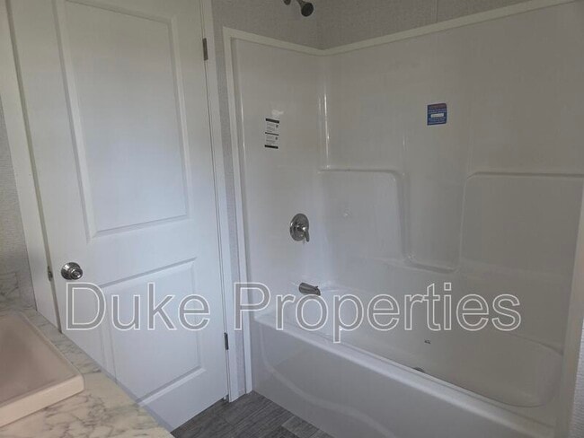 Building Photo - 635 Kilkenny Dr